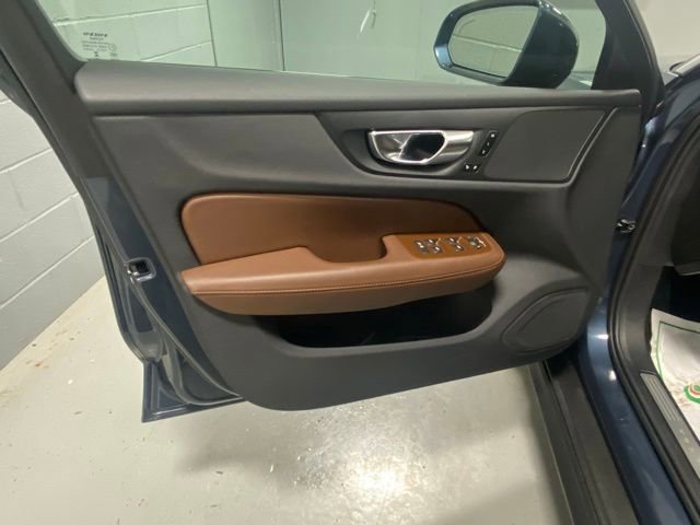 Used 2025 Volvo V60 B5 Cross Country Plus AWD/4WD image 7