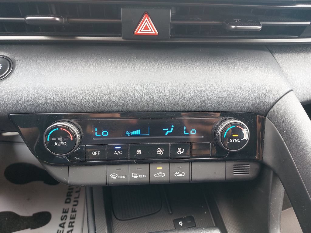 Used 2025 Hyundai Elantra Sport FWD image 17