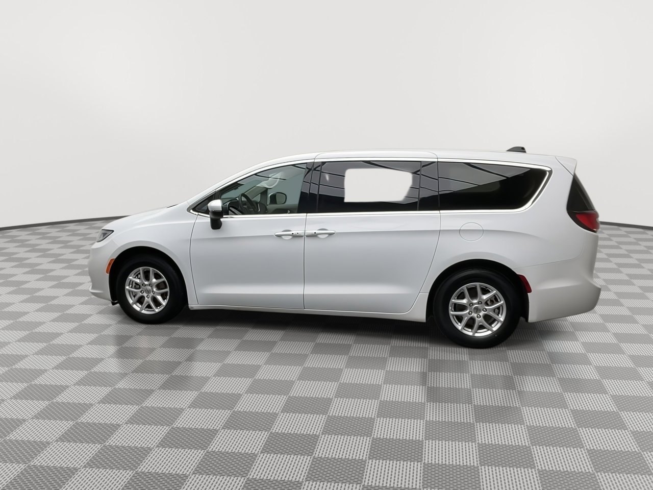 Used 2023 Chrysler Pacifica Touring-L FWD image 35