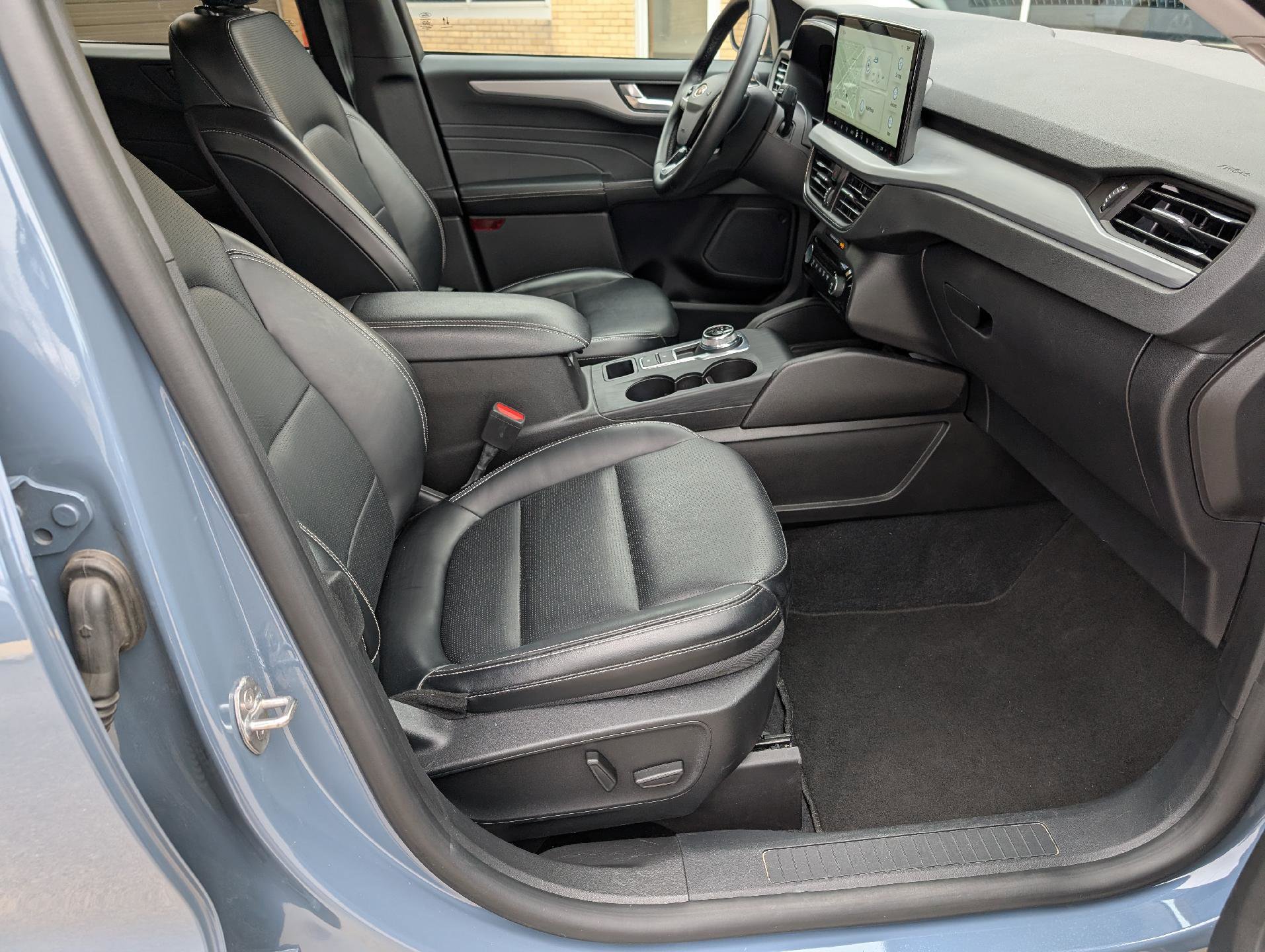 Used 2024 Ford Escape Platinum image 18