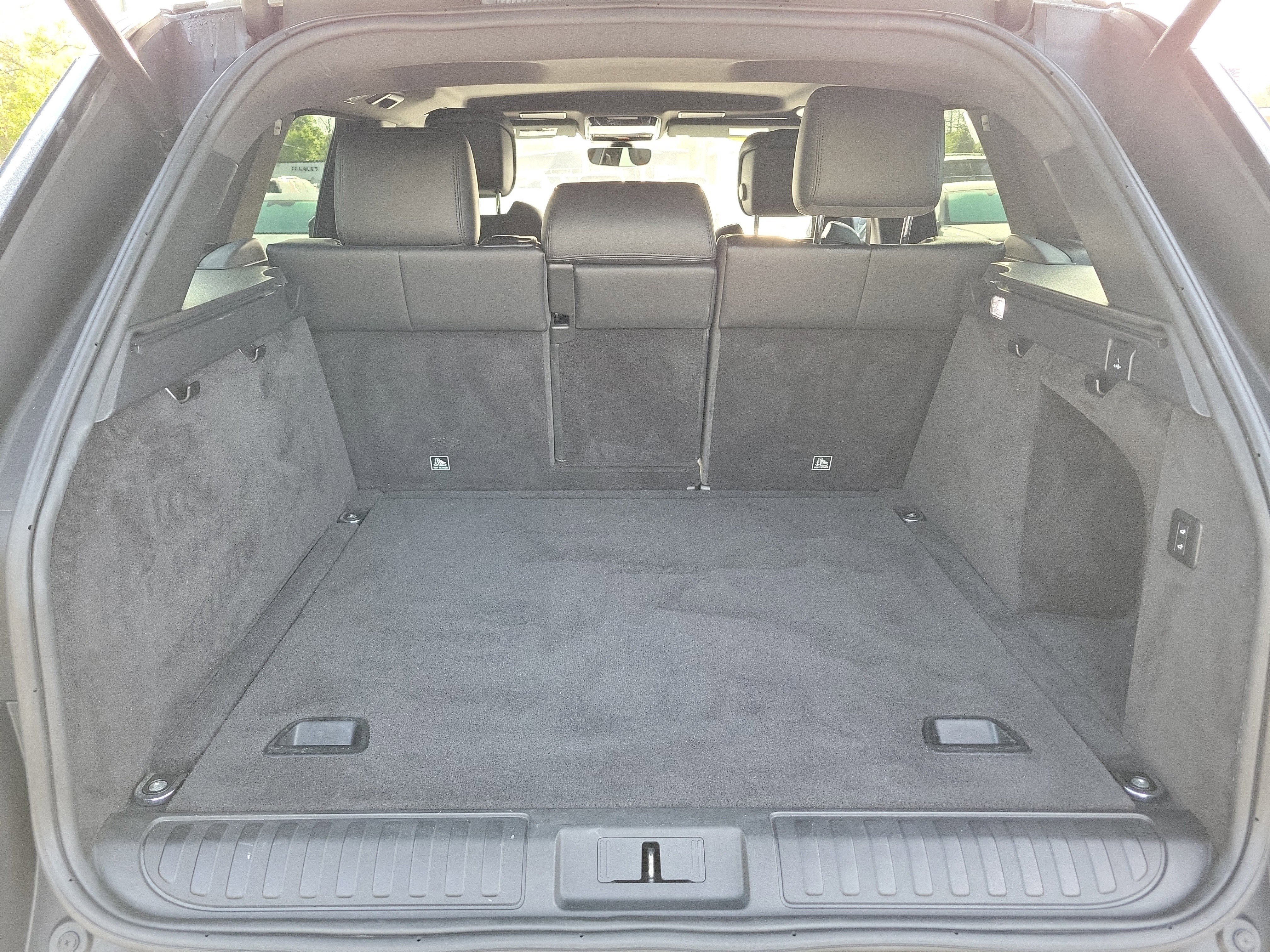 Used 2020 Land Rover Range Rover Sport SE image 15