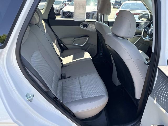 Used 2025 Kia Soul LX w/ LX Technology Package image 11