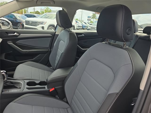 New 2026 Volkswagen Jetta SE FWD image 16