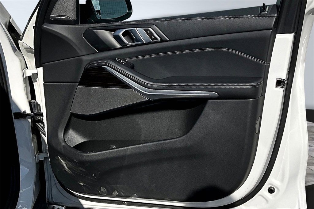 Used 2024 BMW X5 xDrive40i image 25