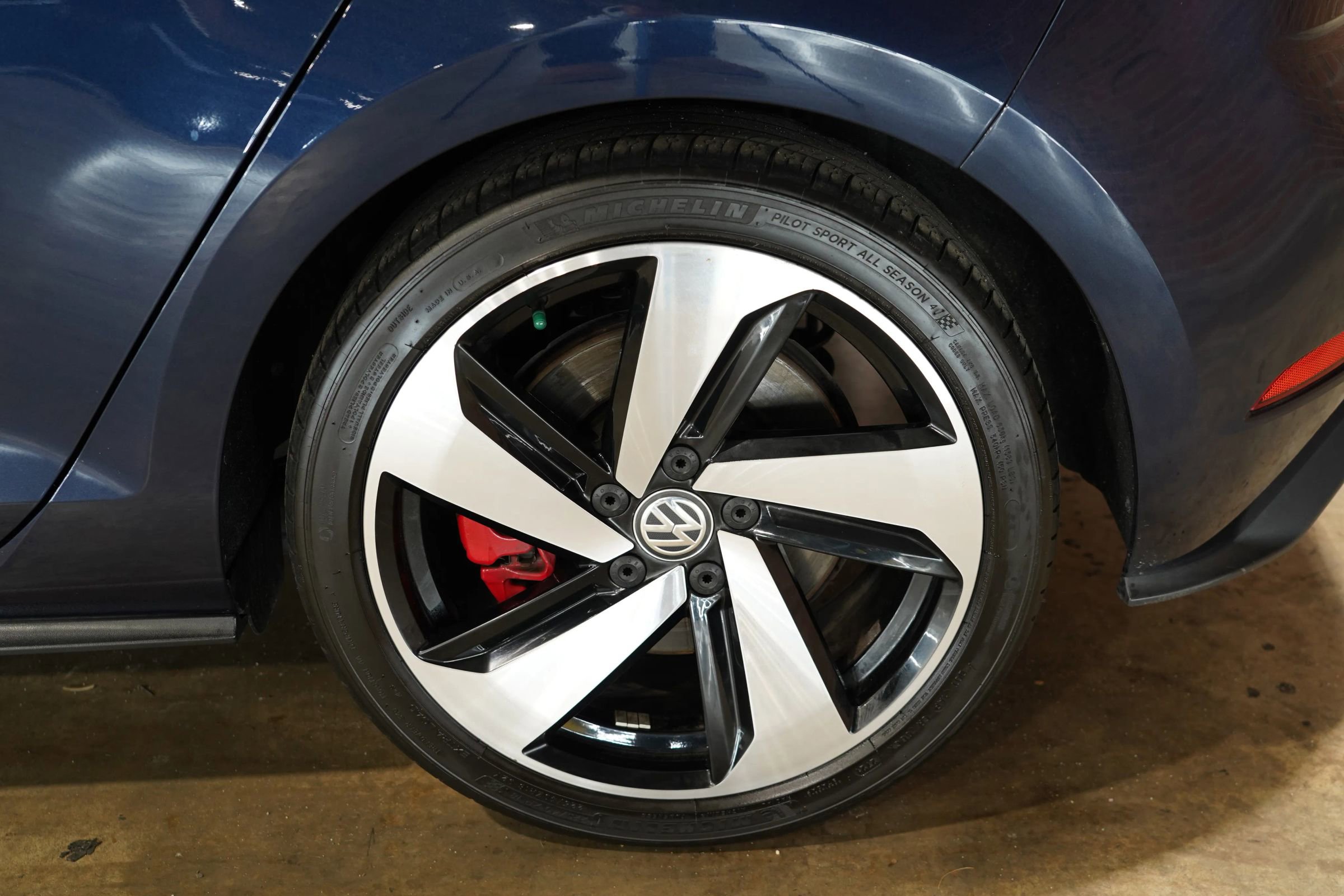 Used 2018 Volkswagen GTI SE w/ SE Leather Package image 60