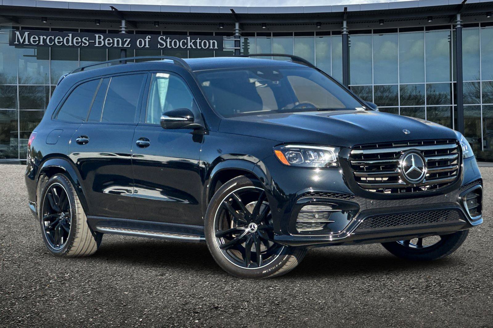 Certified 2025 Mercedes-Benz GLS 580 4MATIC image 2