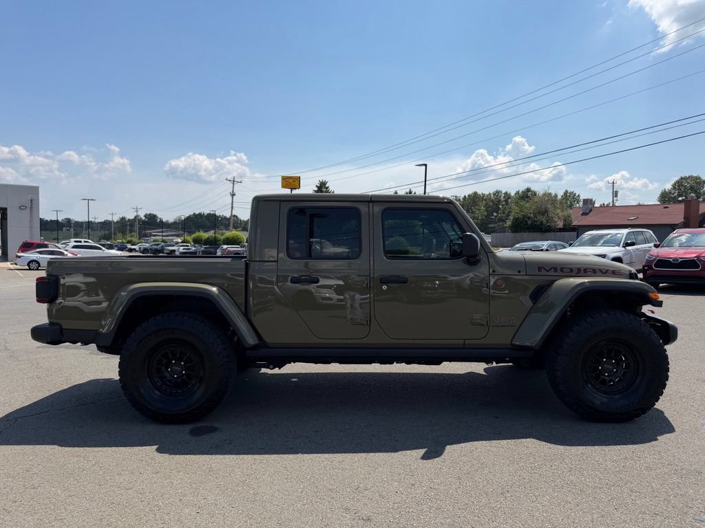Used 2025 Jeep Gladiator Mojave w/ Convenience Group AWD/4WD image 2