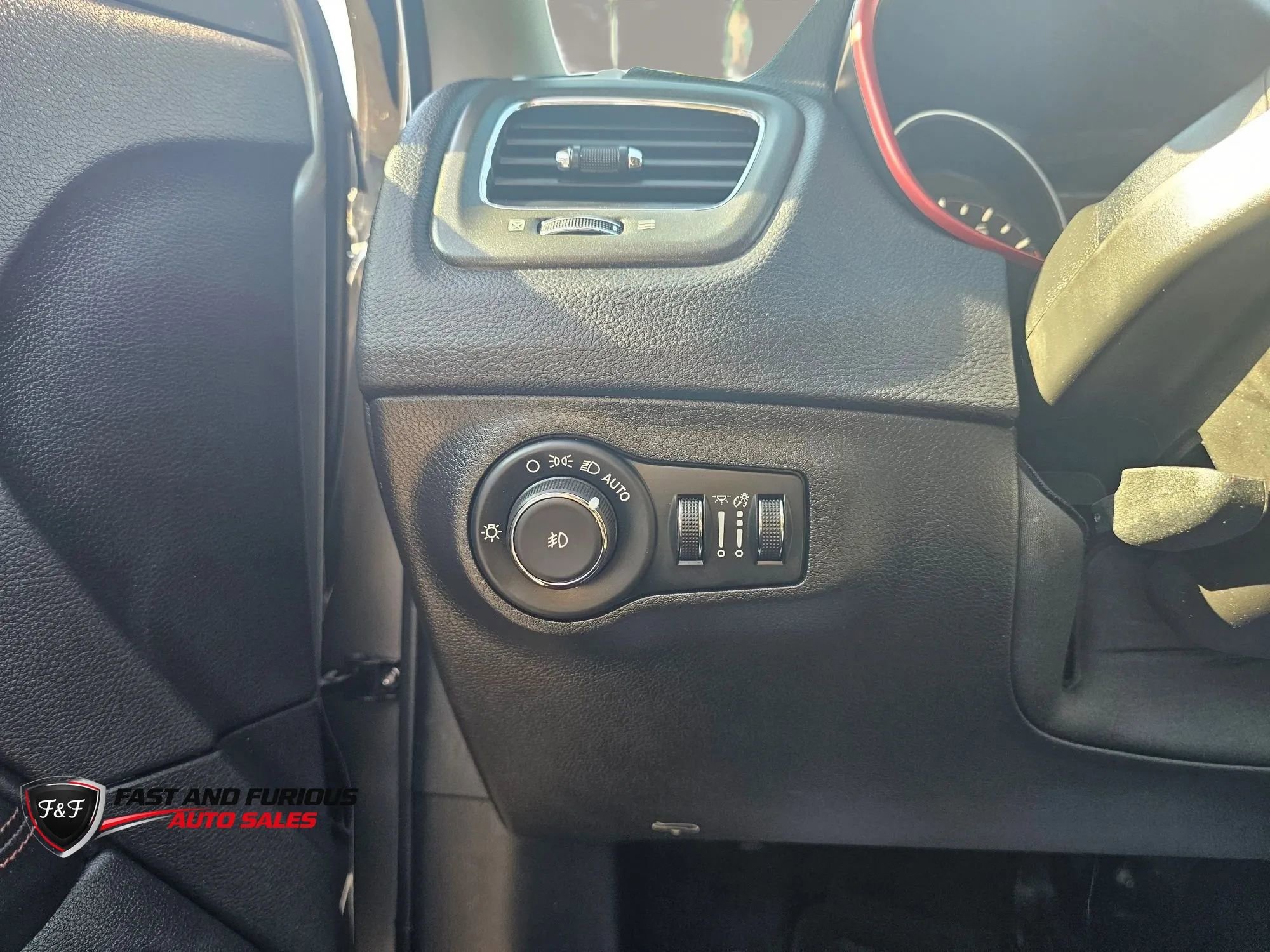 Used 2020 Jeep Compass Trailhawk AWD/4WD image 31
