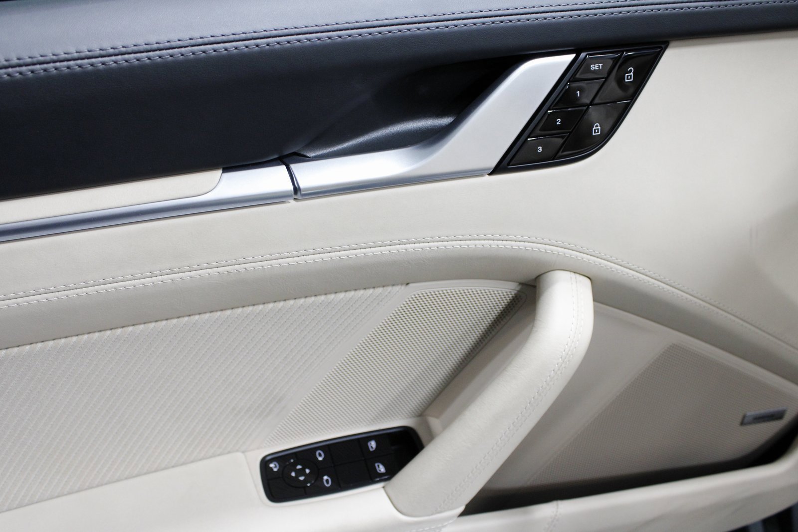 Certified 2021 Porsche 911 Targa 4S image 21