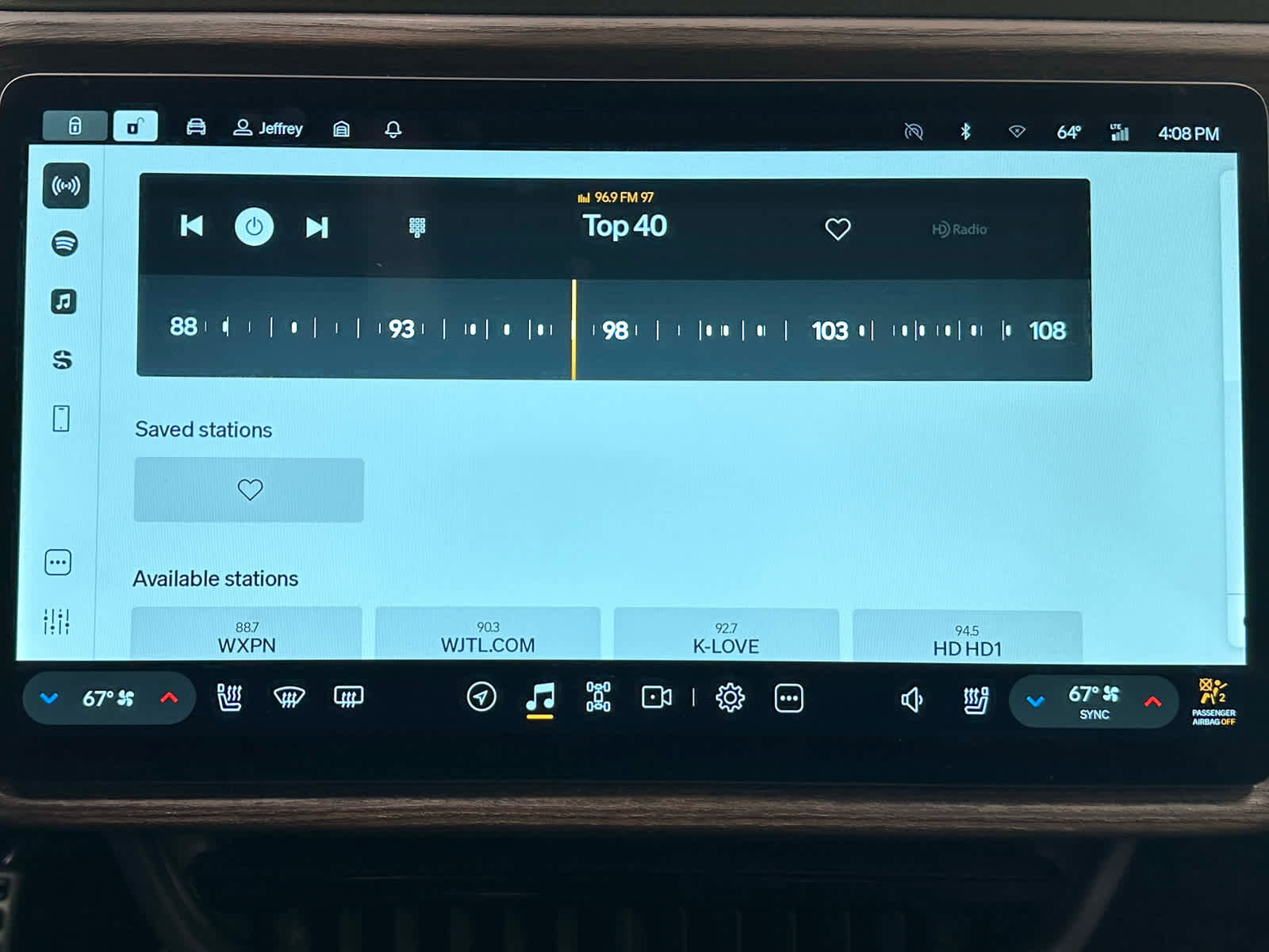 Used 2024 Rivian R1S Adventure image 33