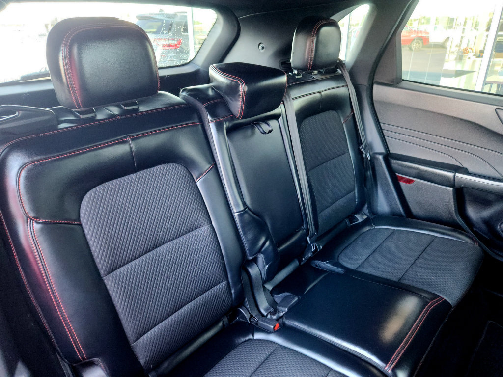 Used 2023 Ford Escape ST-Line w/ Tech Pack #1 AWD/4WD image 6