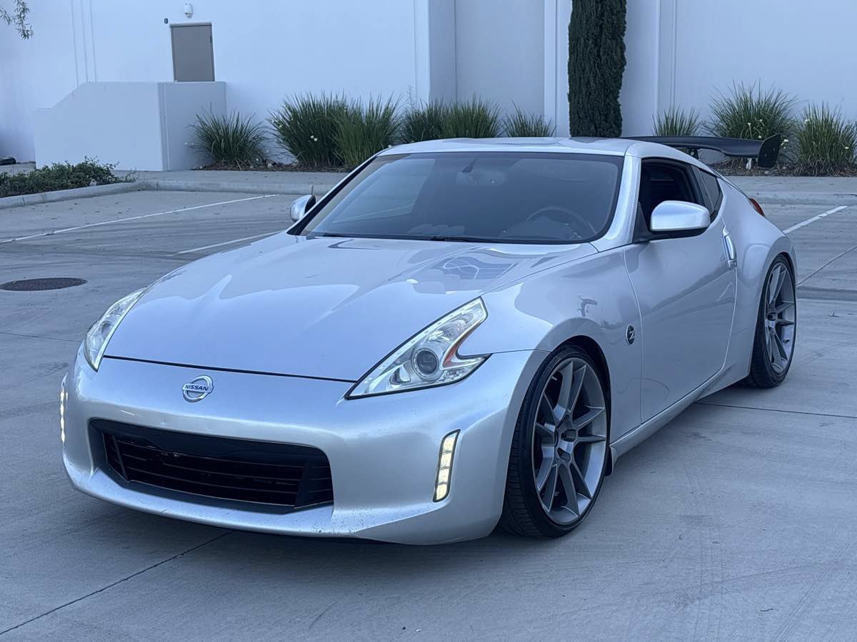 Used 2013 Nissan 370Z Coupe RWD image 7
