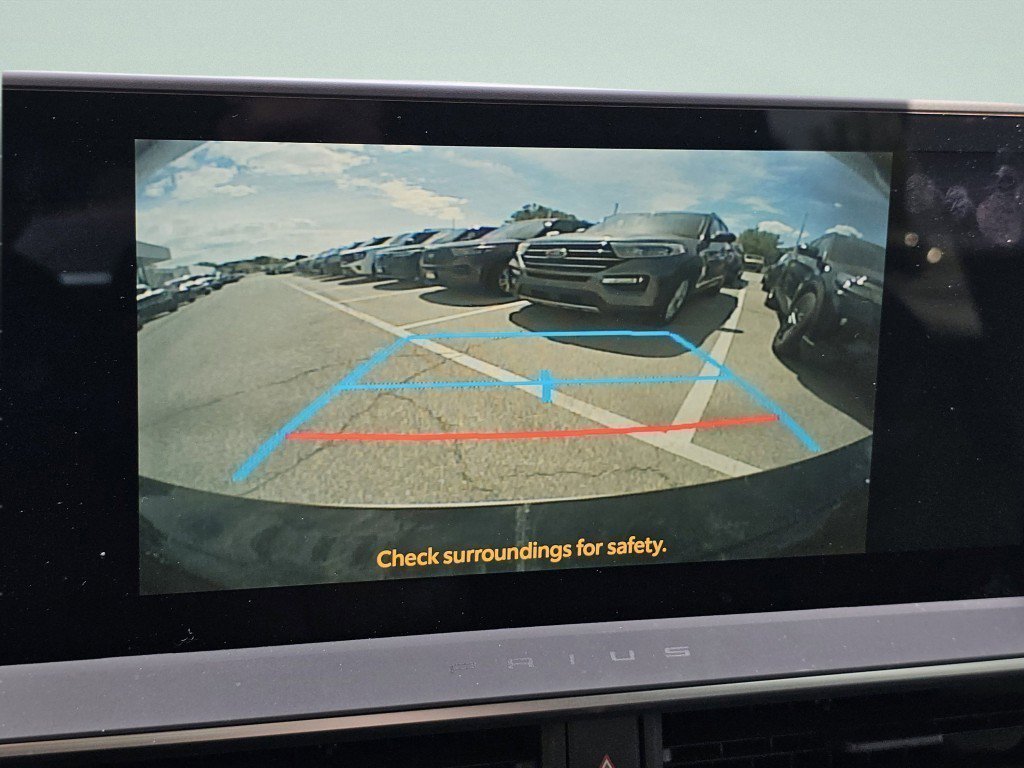 Used 2025 Toyota Prius AWD image 9