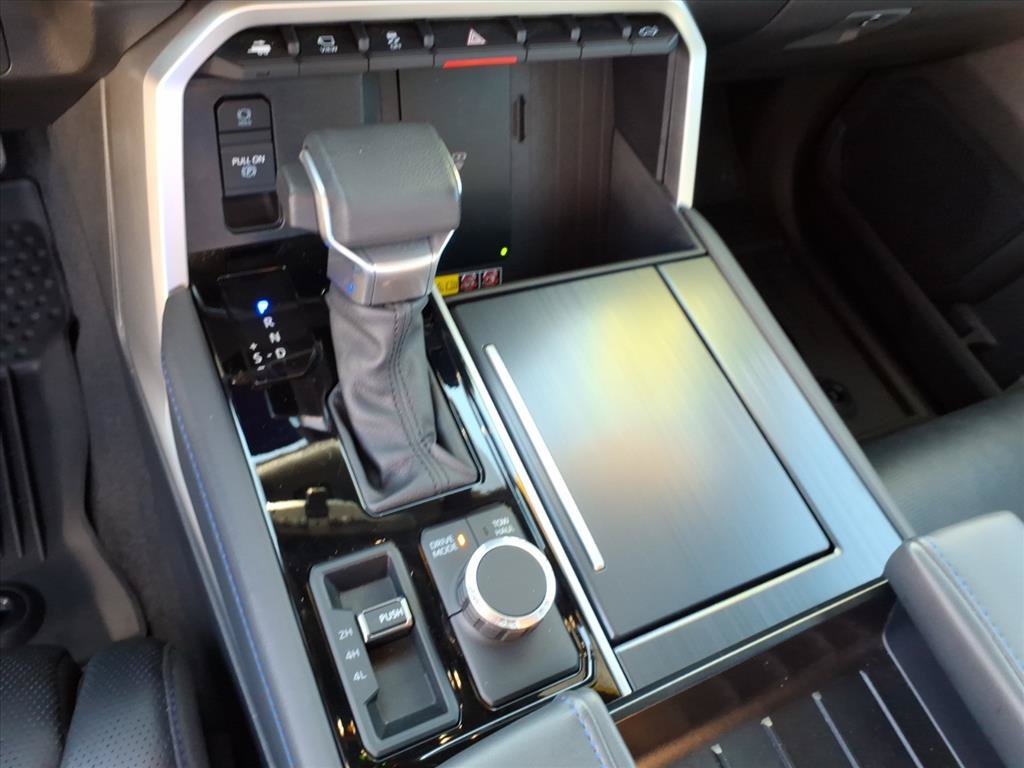 Used 2025 Toyota Tundra Platinum AWD/4WD image 34