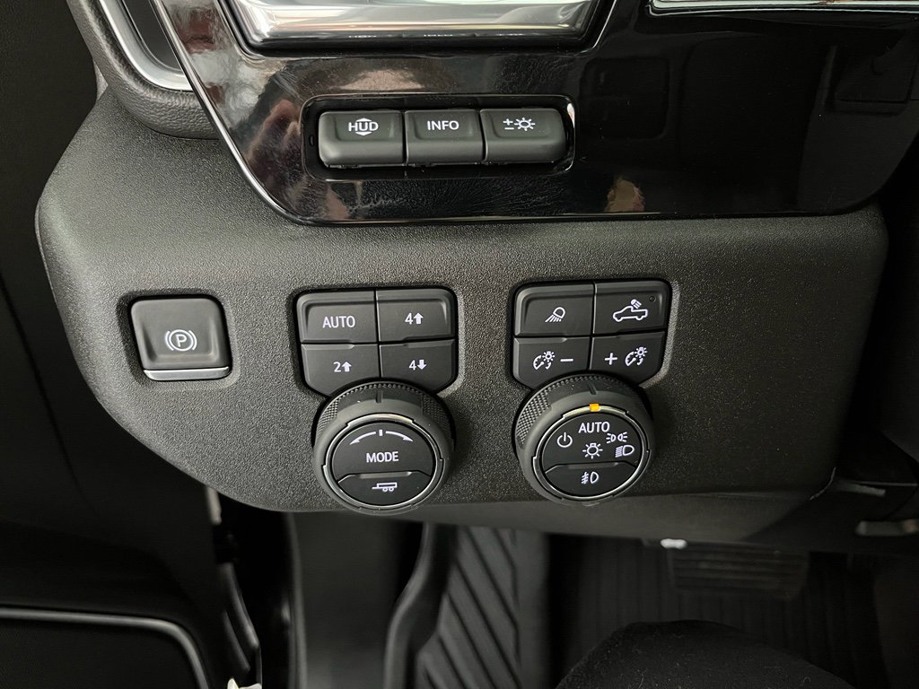 Used 2025 Chevrolet Silverado 2500 LTZ w/ LTZ Plus Package image 32