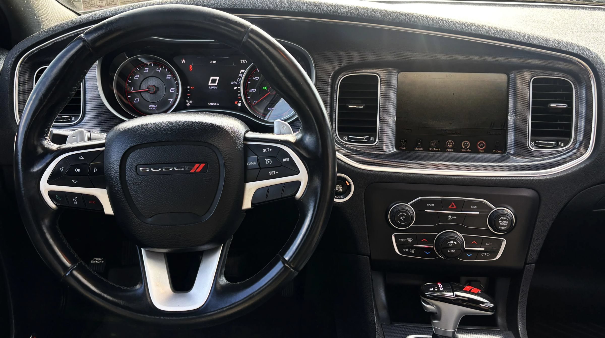 Used 2015 Dodge Charger SXT RWD image 11