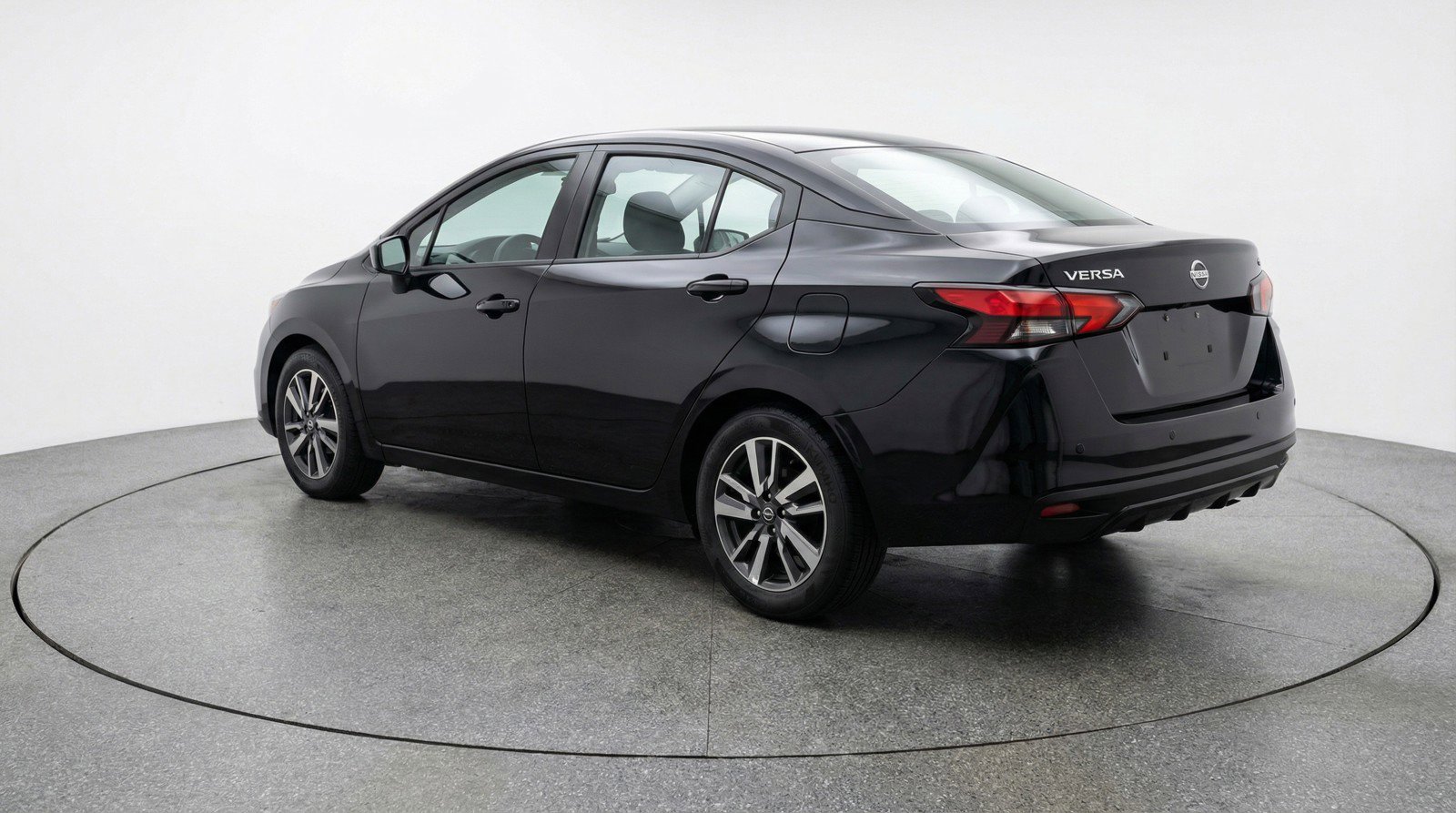 Used 2025 Nissan Versa SV image 6