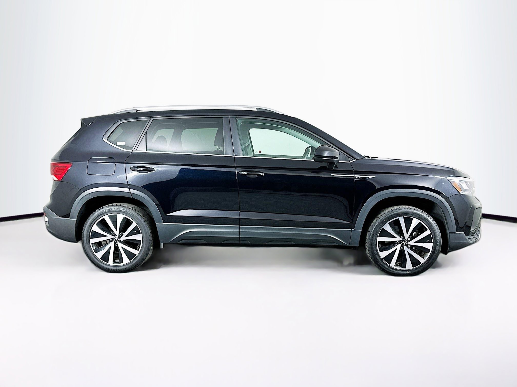 Used 2024 Volkswagen Taos SE image 10