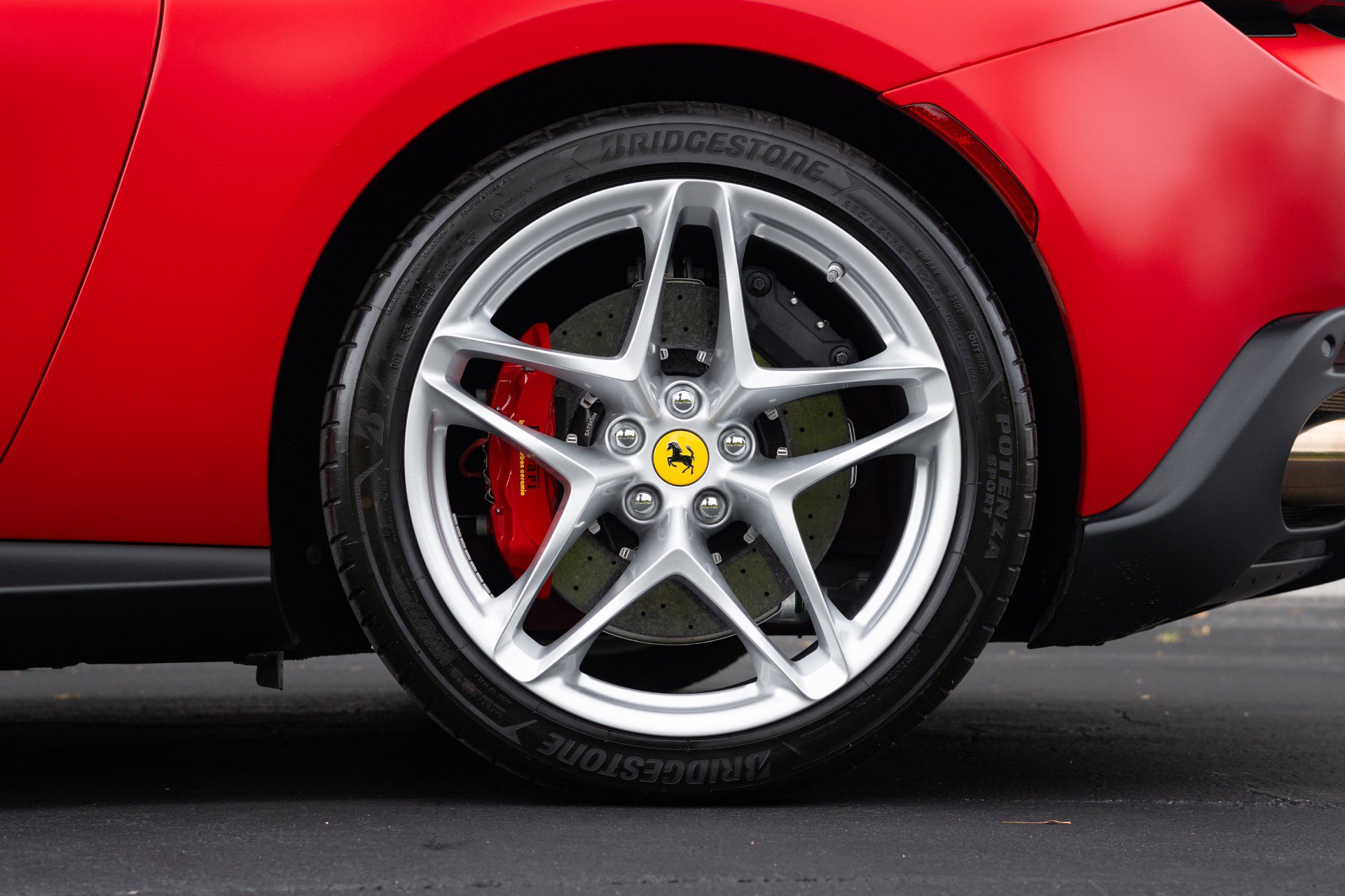 Used 2023 Ferrari Roma RWD image 28
