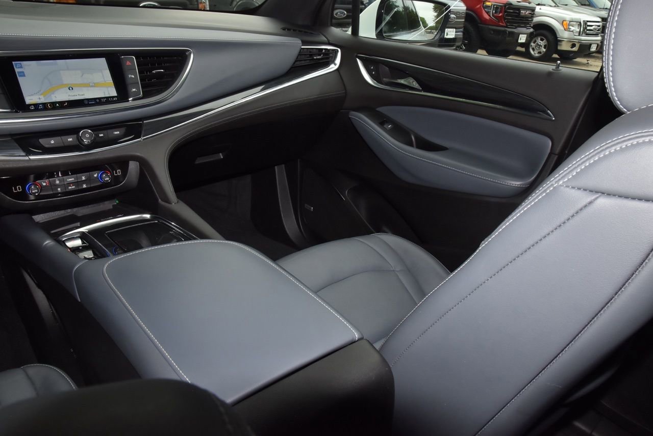 Used 2023 Buick Enclave Essence w/ Experience Buick Package image 18