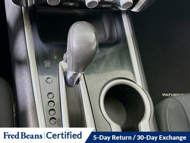 Used 2017 Nissan Pathfinder S image 18