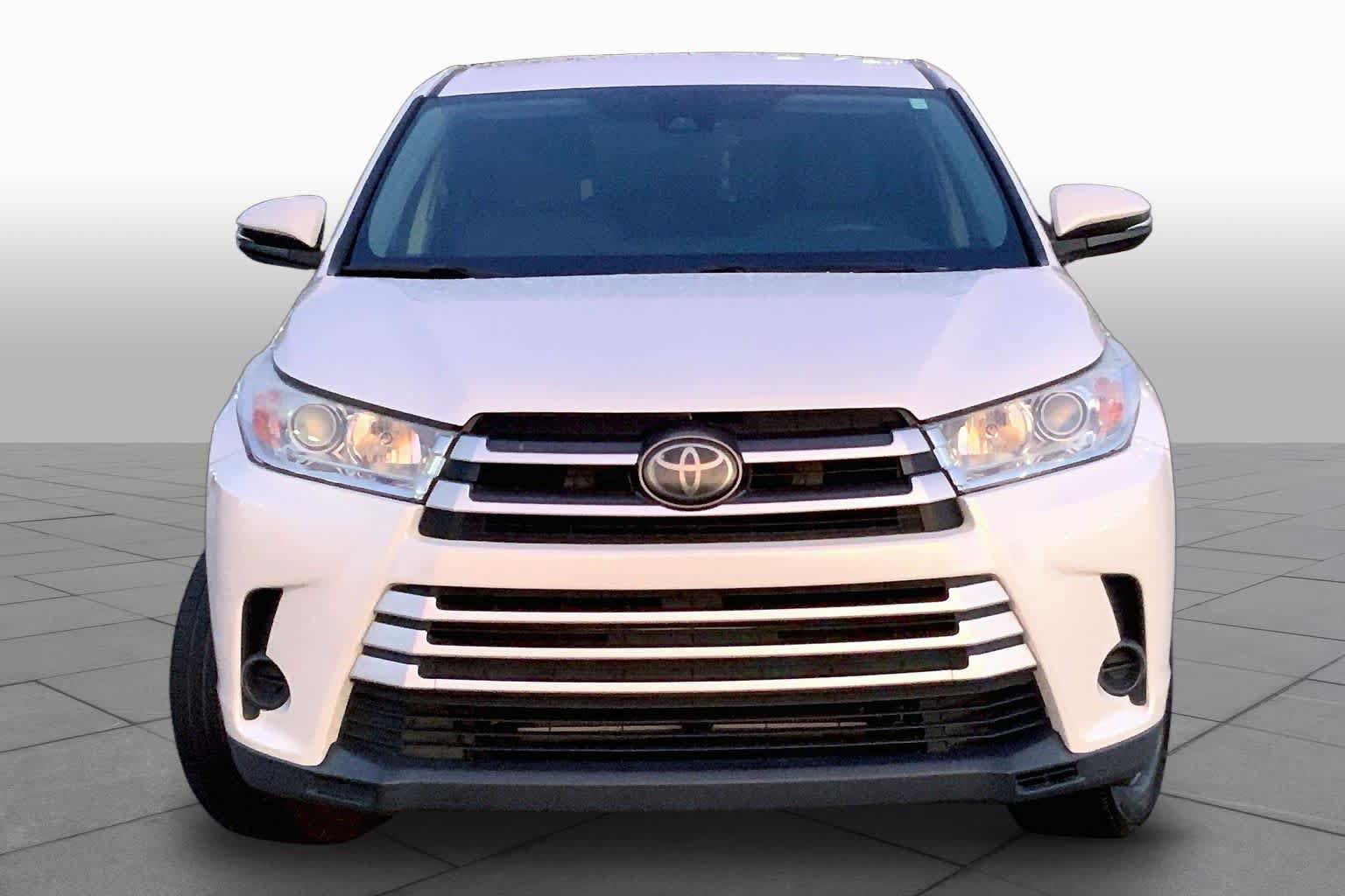 Used 2017 Toyota Highlander LE FWD image 4
