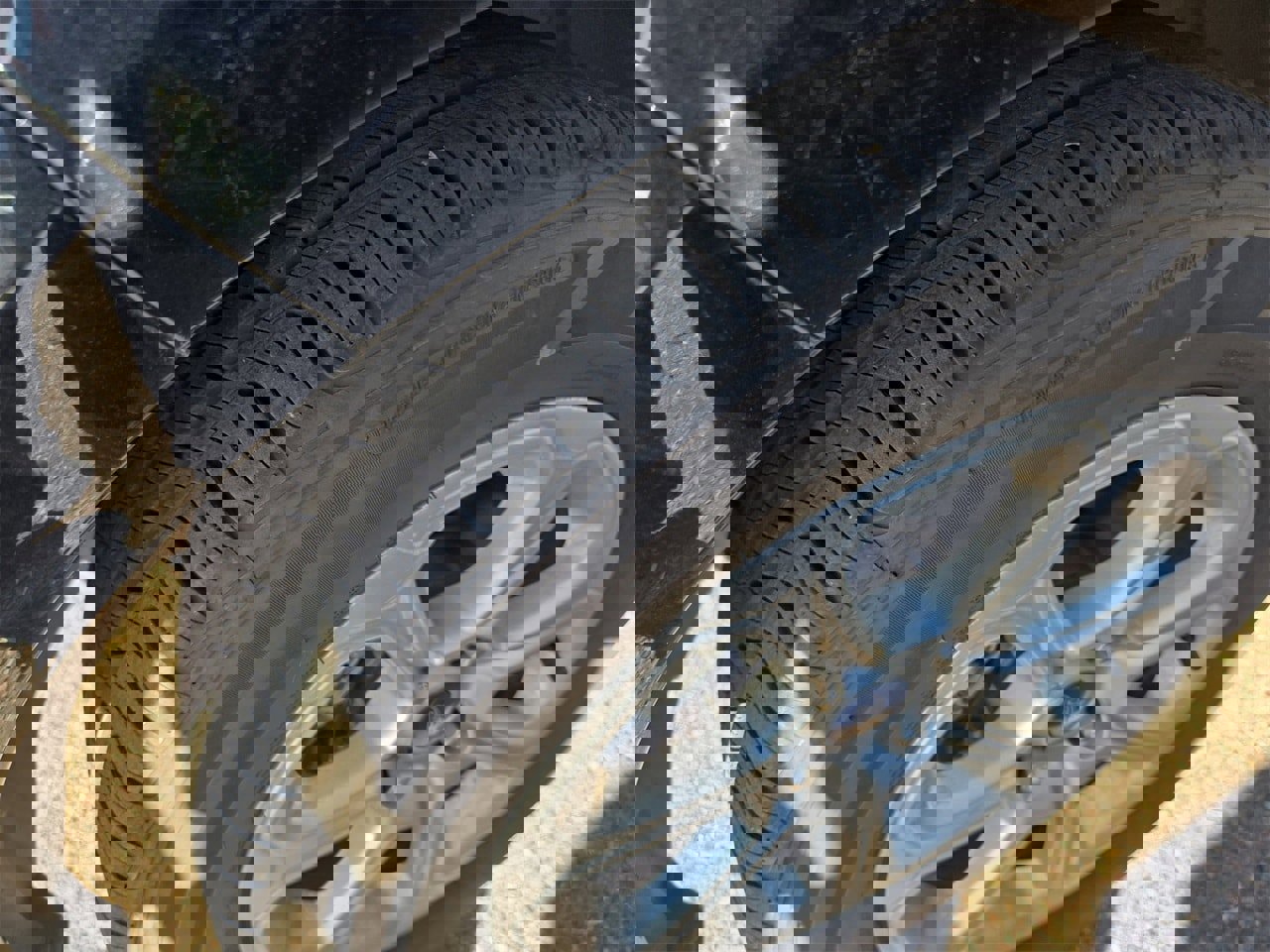 Used 2019 Ford EcoSport SE w/ SE Convenience Package image 17