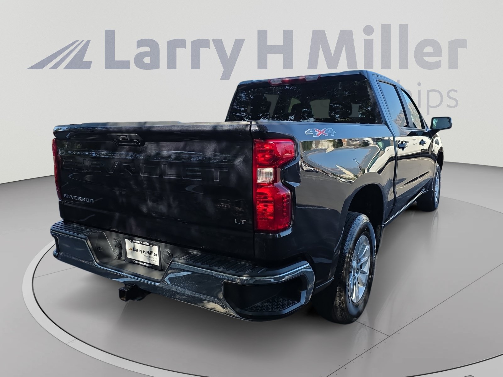 Used 2023 Chevrolet Silverado 1500 LT AWD/4WD image 5