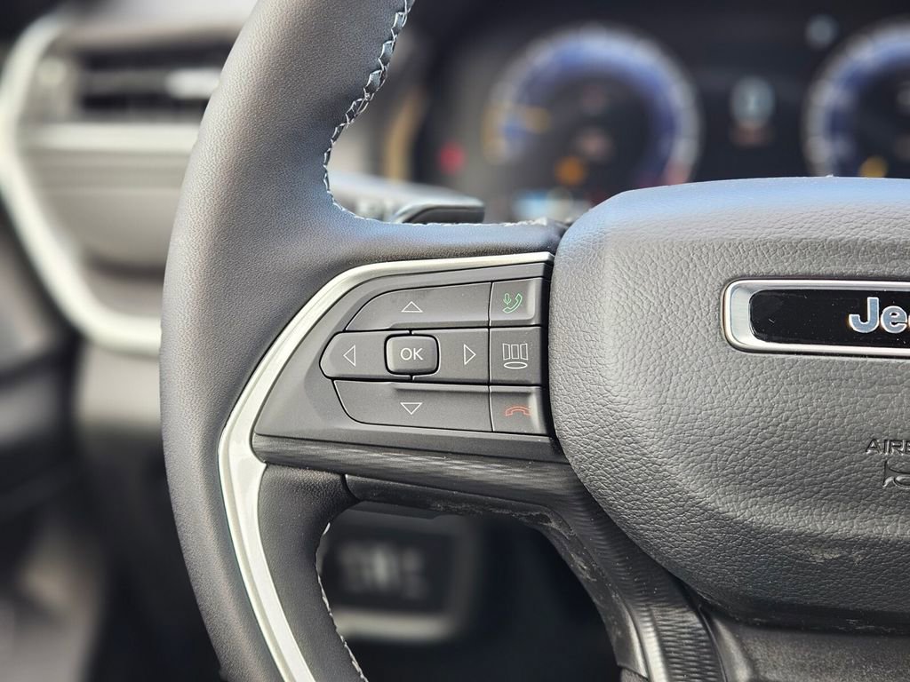 New 2025 Jeep Grand Cherokee Laredo X w/ Luxury Tech Group I image 25