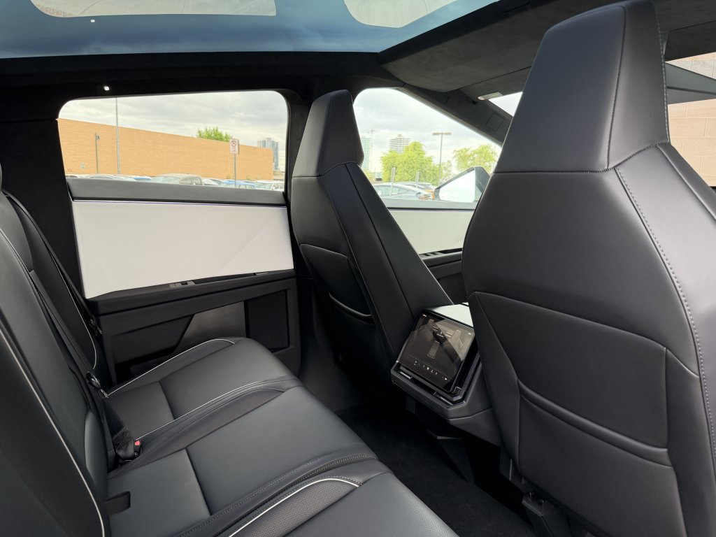Used 2024 Tesla Cybertruck AWD Crew Cab image 42