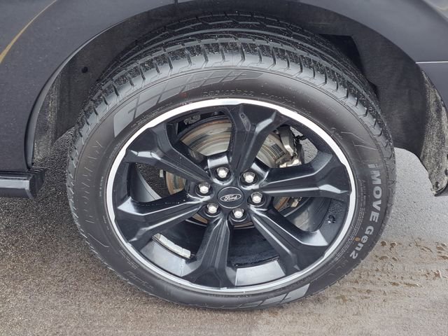 Used 2022 Ford Expedition Limited w/ Equipment Group 303A AWD/4WD image 29