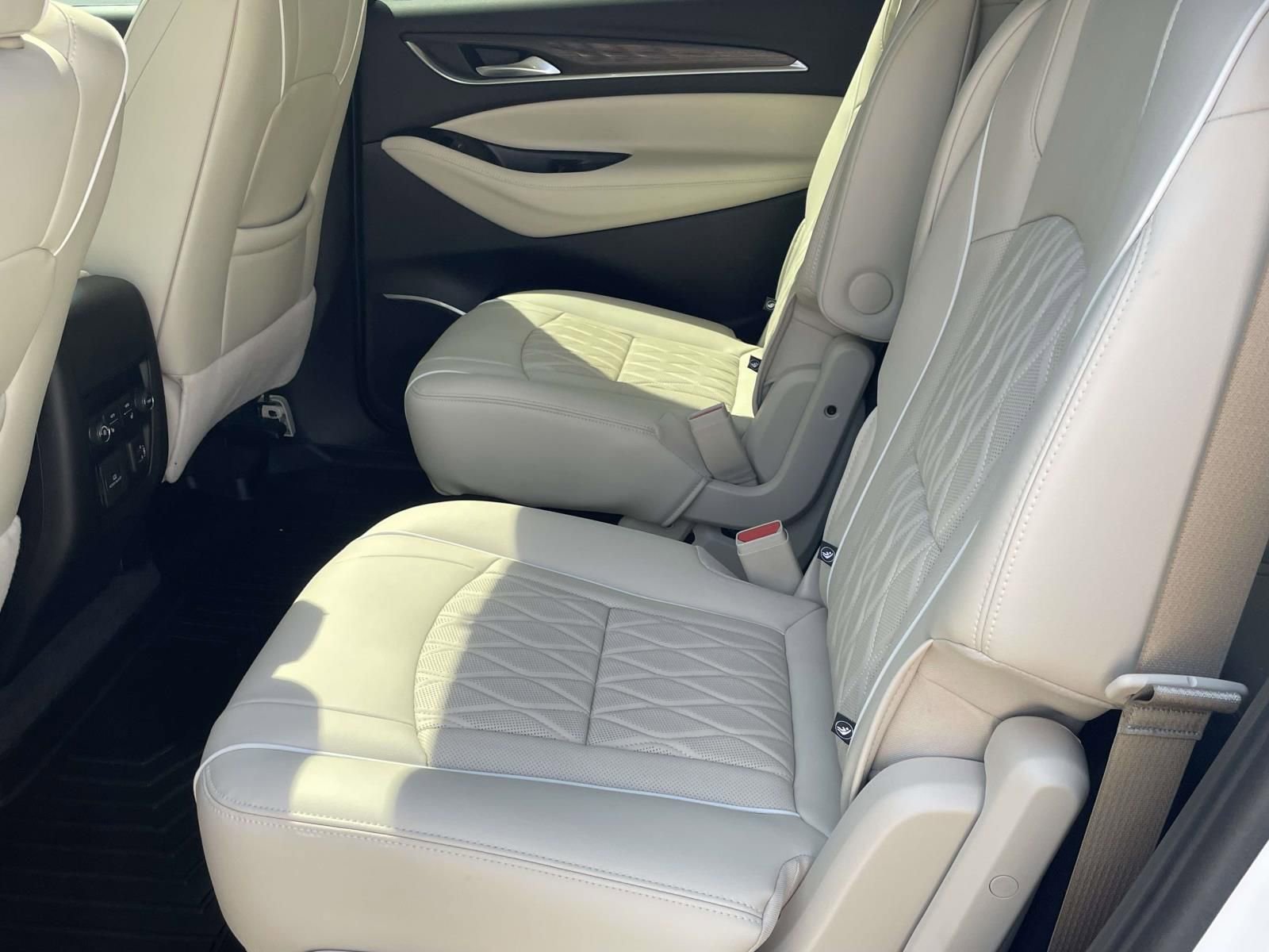 Used 2024 Buick Enclave Avenir w/ Avenir Technology Package FWD image 15