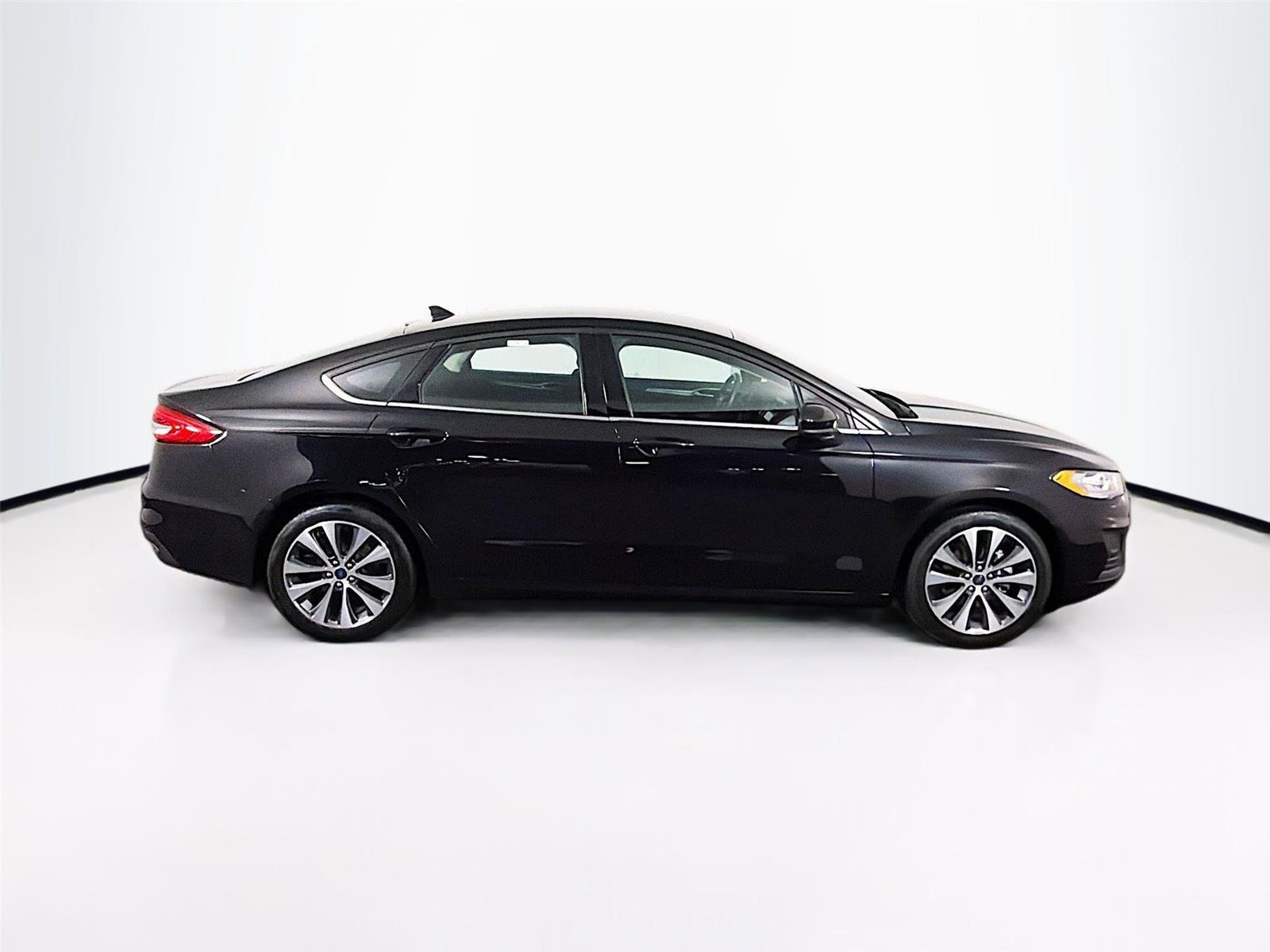 Used 2020 Ford Fusion SE image 8