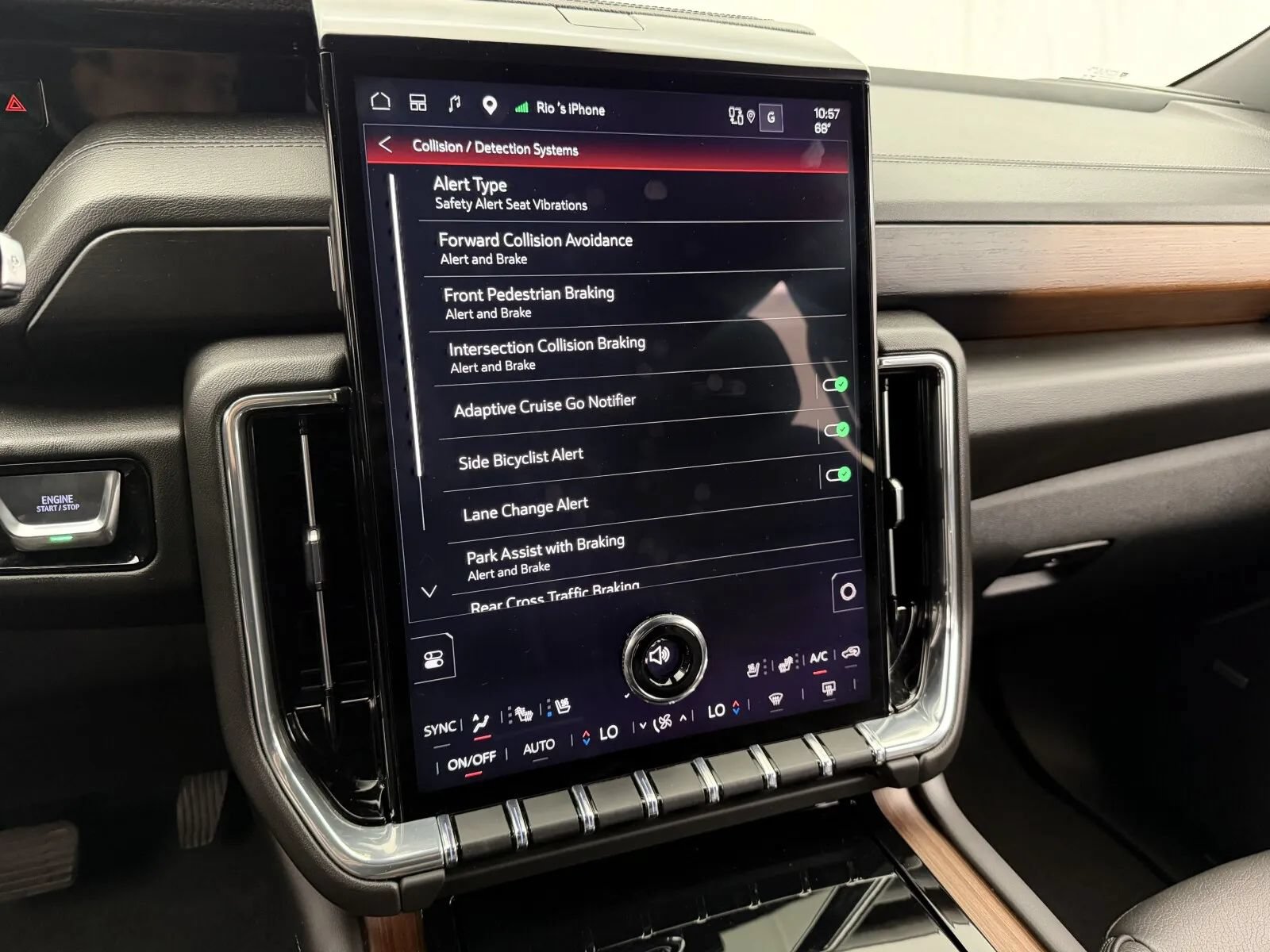 Used 2025 GMC Yukon XL Denali AWD/4WD image 20