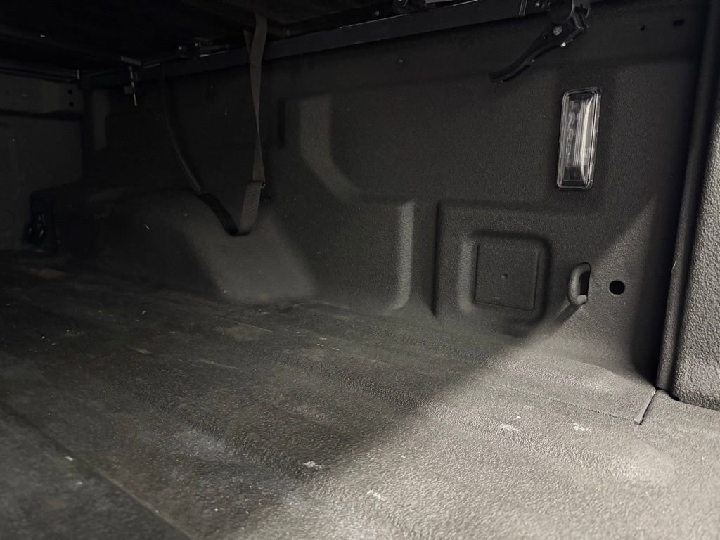 Used 2021 Jeep Gladiator Willys image 13