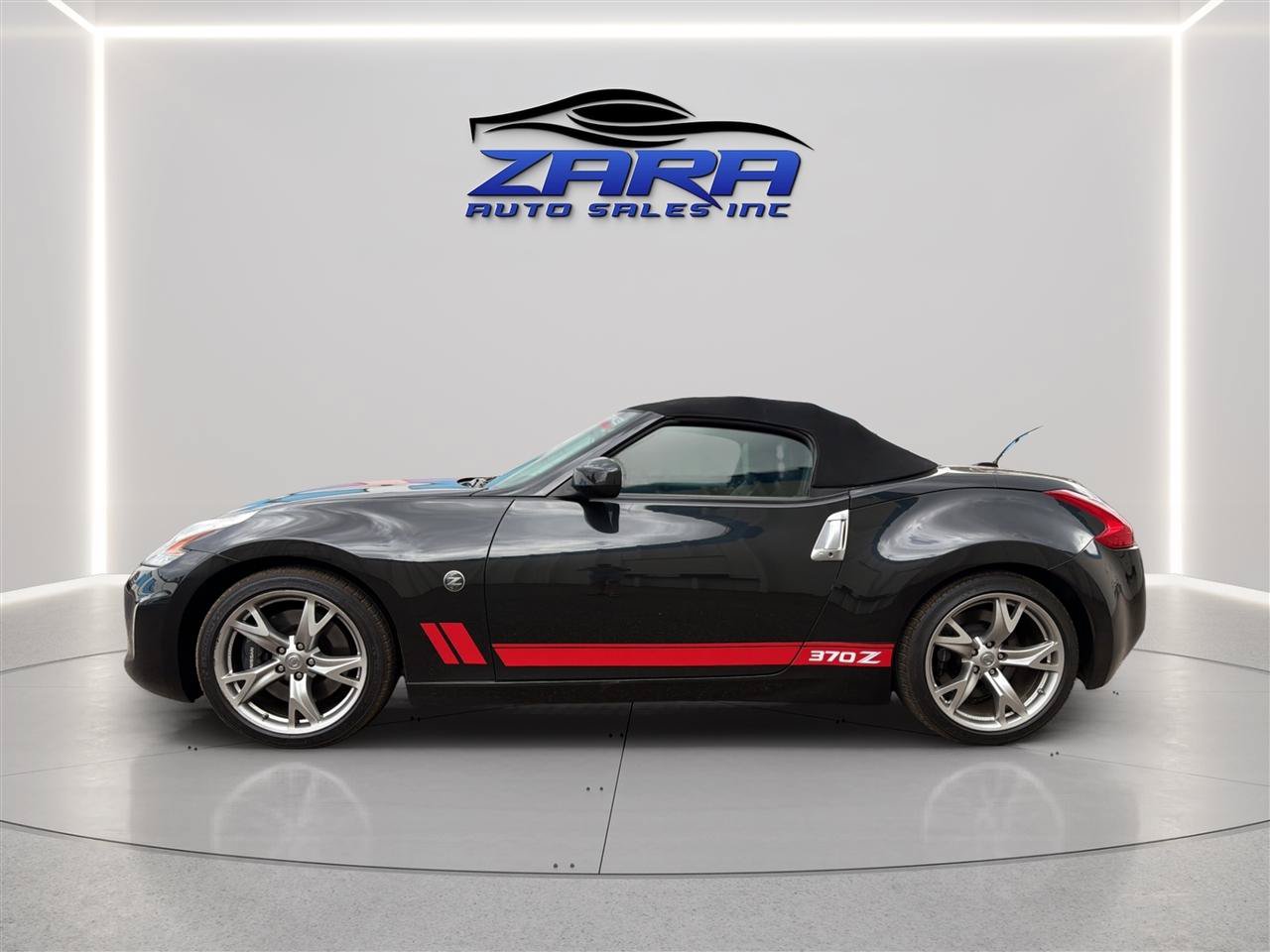 Used 2010 Nissan 370Z Touring w/ Sport Pkg RWD image 4