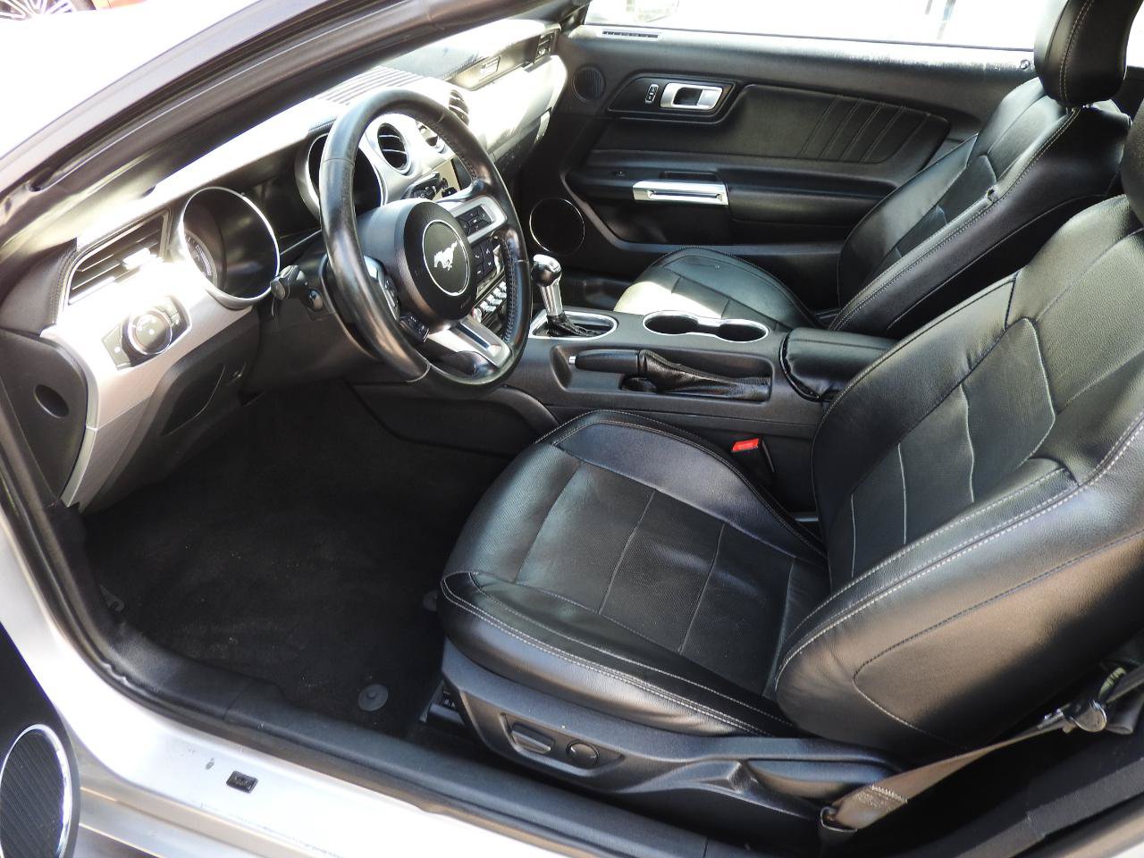 Used 2020 Ford Mustang Premium RWD image 11