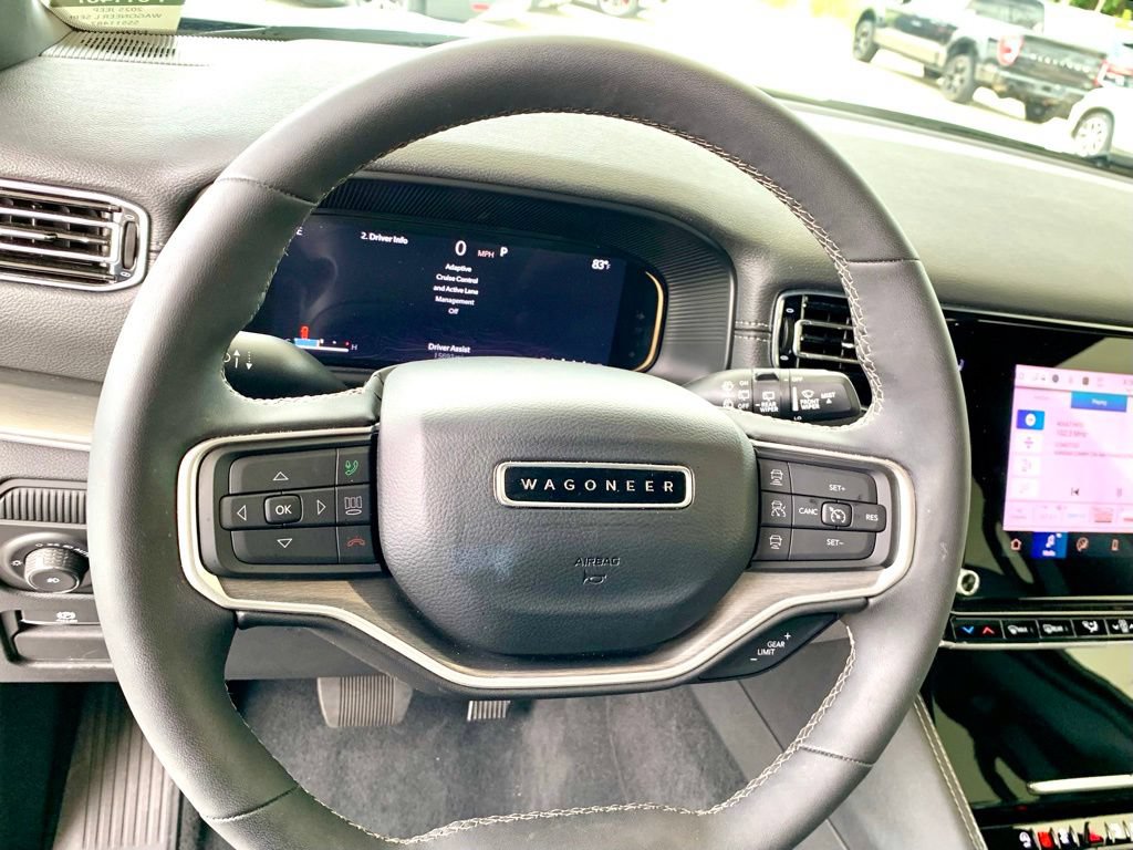 Used 2025 Jeep Wagoneer L Series II AWD/4WD image 34