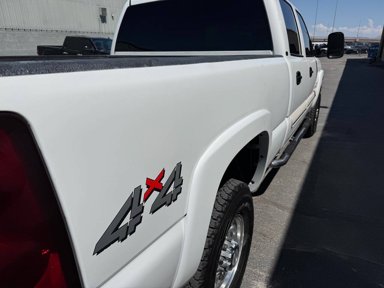 Used 2007 Chevrolet Silverado 2500 LT w/ Heavy-Duty Power Package AWD/4WD image 18