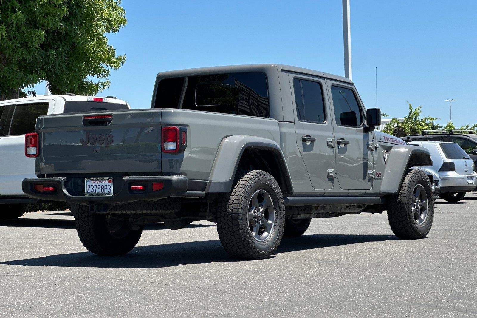 Used 2022 Jeep Gladiator Rubicon w/ Trailer Tow Package AWD/4WD image 3