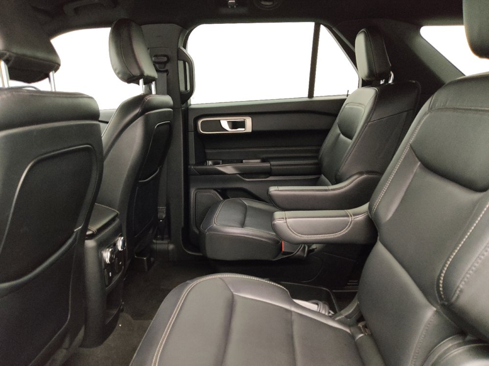 Used 2020 Ford Explorer XLT w/ Equipment Group 202A image 18