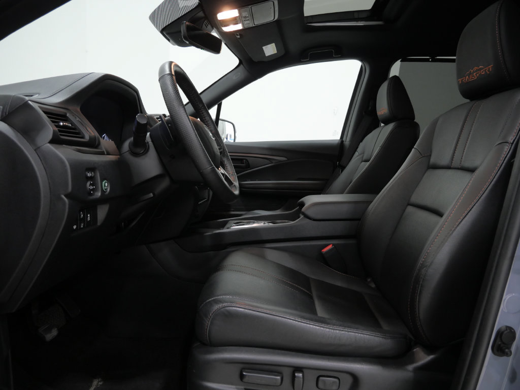 Used 2025 Honda Passport TrailSport image 13