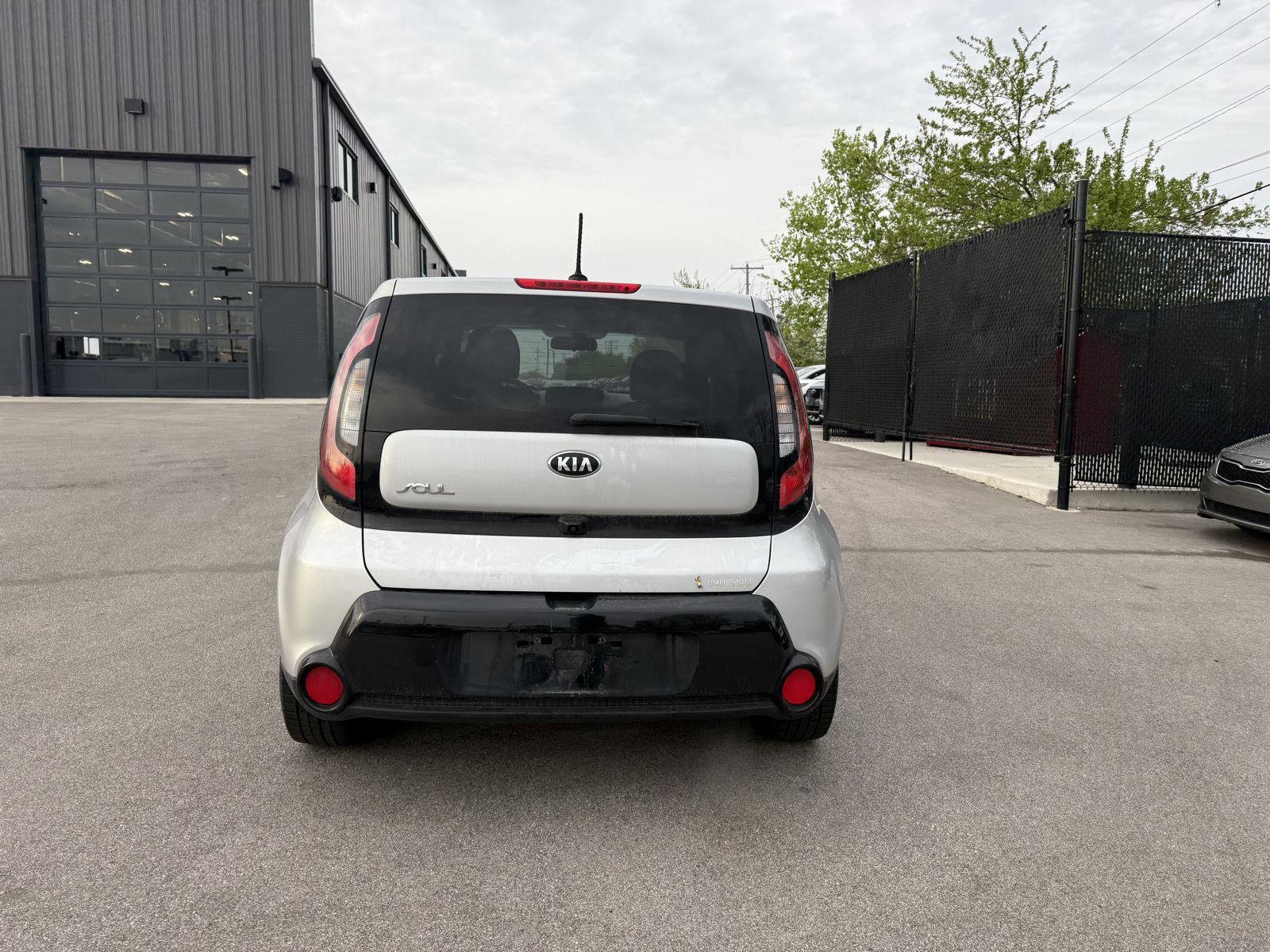 Used 2016 Kia Soul + w/ Primo Package FWD image 4