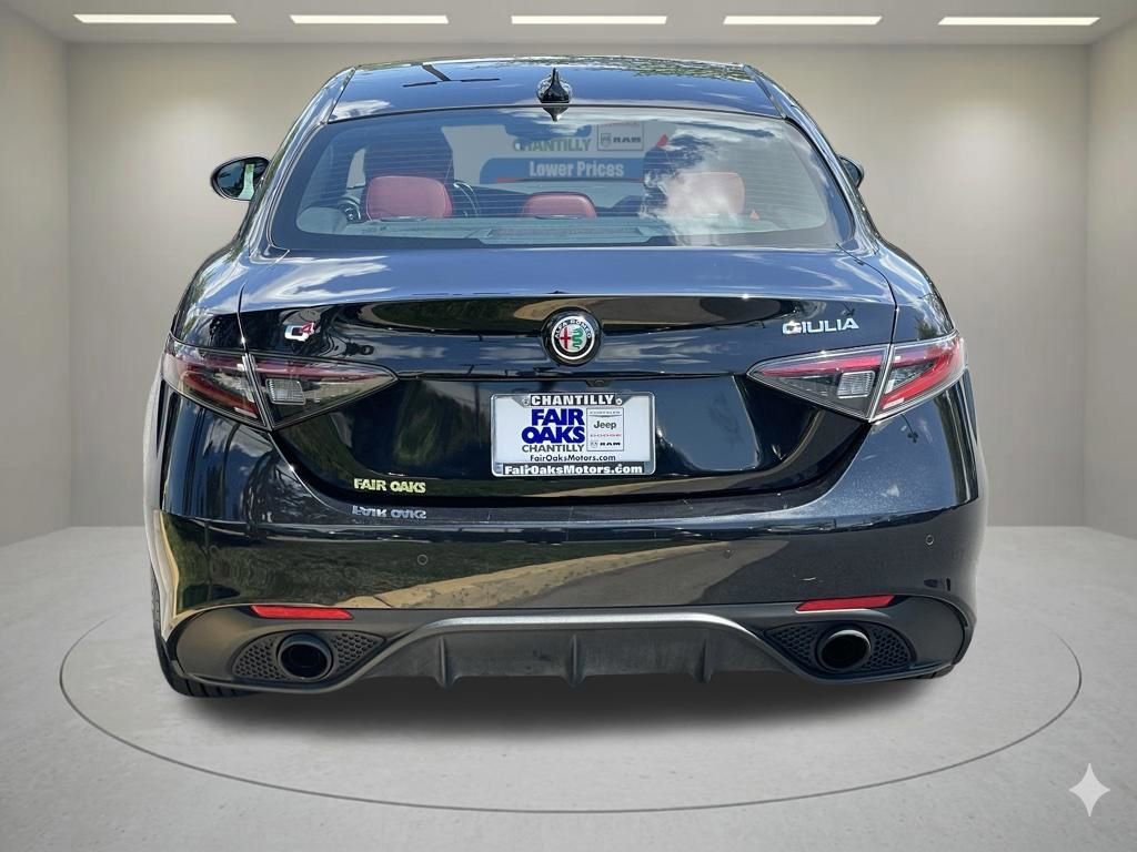Used 2024 Alfa Romeo Giulia Veloce AWD/4WD image 7