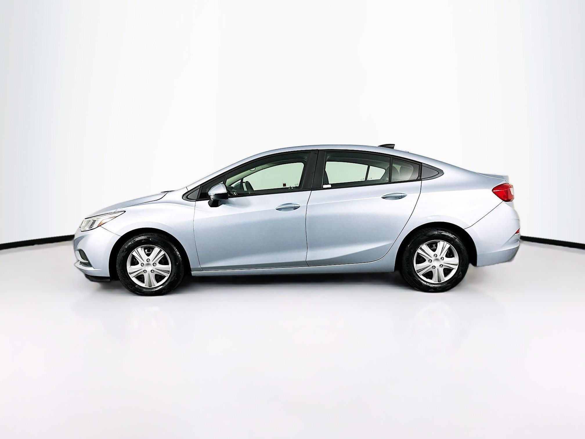 Used 2017 Chevrolet Cruze LS FWD image 4