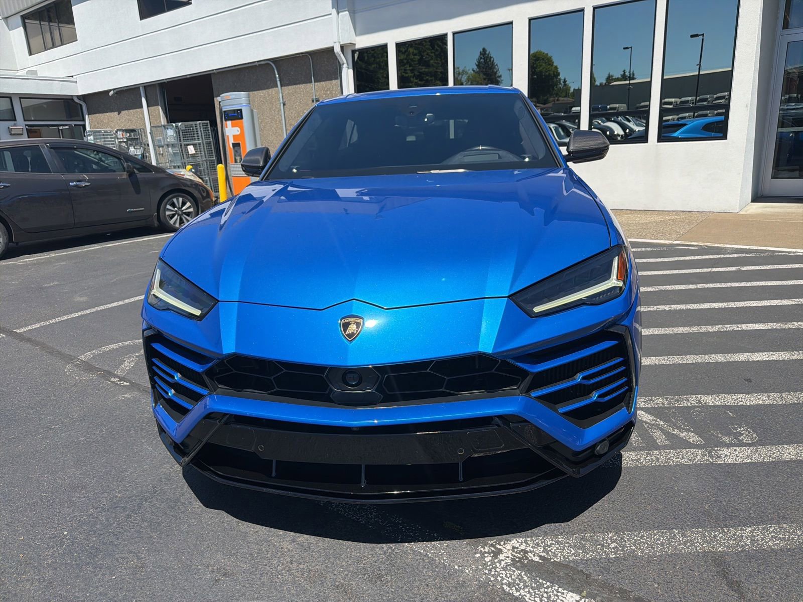 Used 2020 Lamborghini Urus AWD/4WD image 2