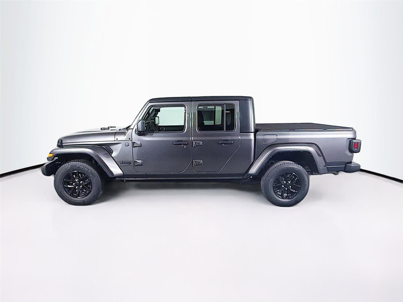 Used 2022 Jeep Gladiator Sport image 4