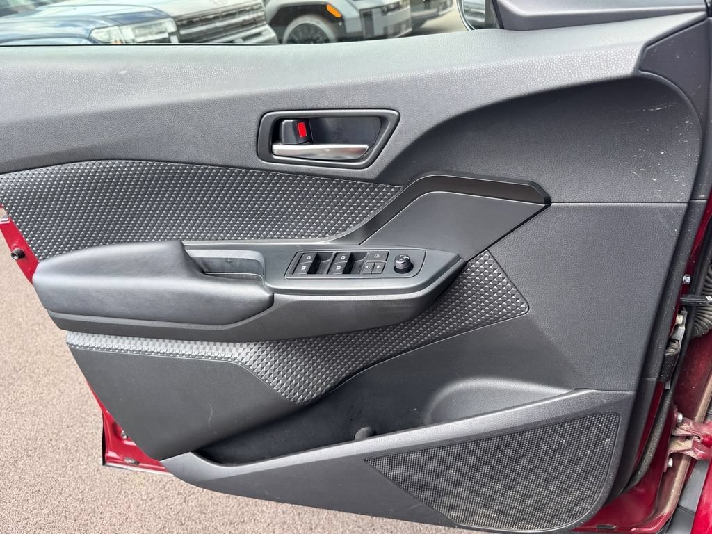 Used 2019 Toyota C-HR LE FWD image 16