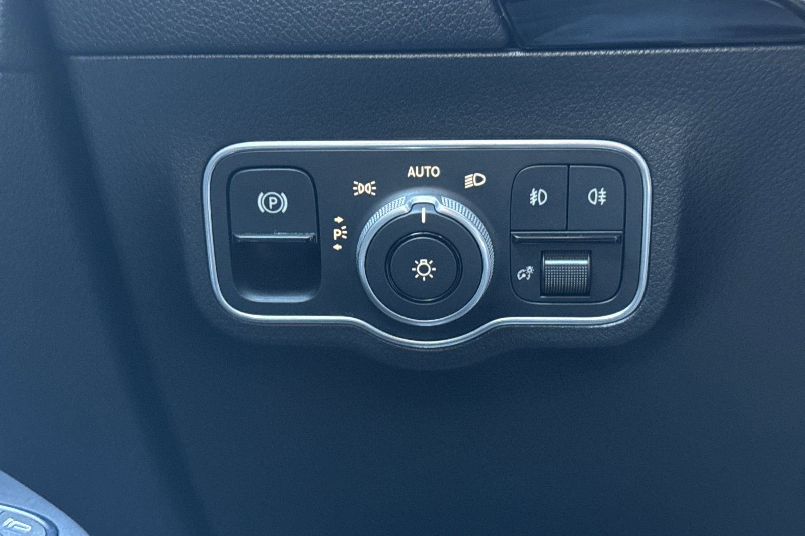 Certified 2025 Mercedes-Benz GLA 250 image 31