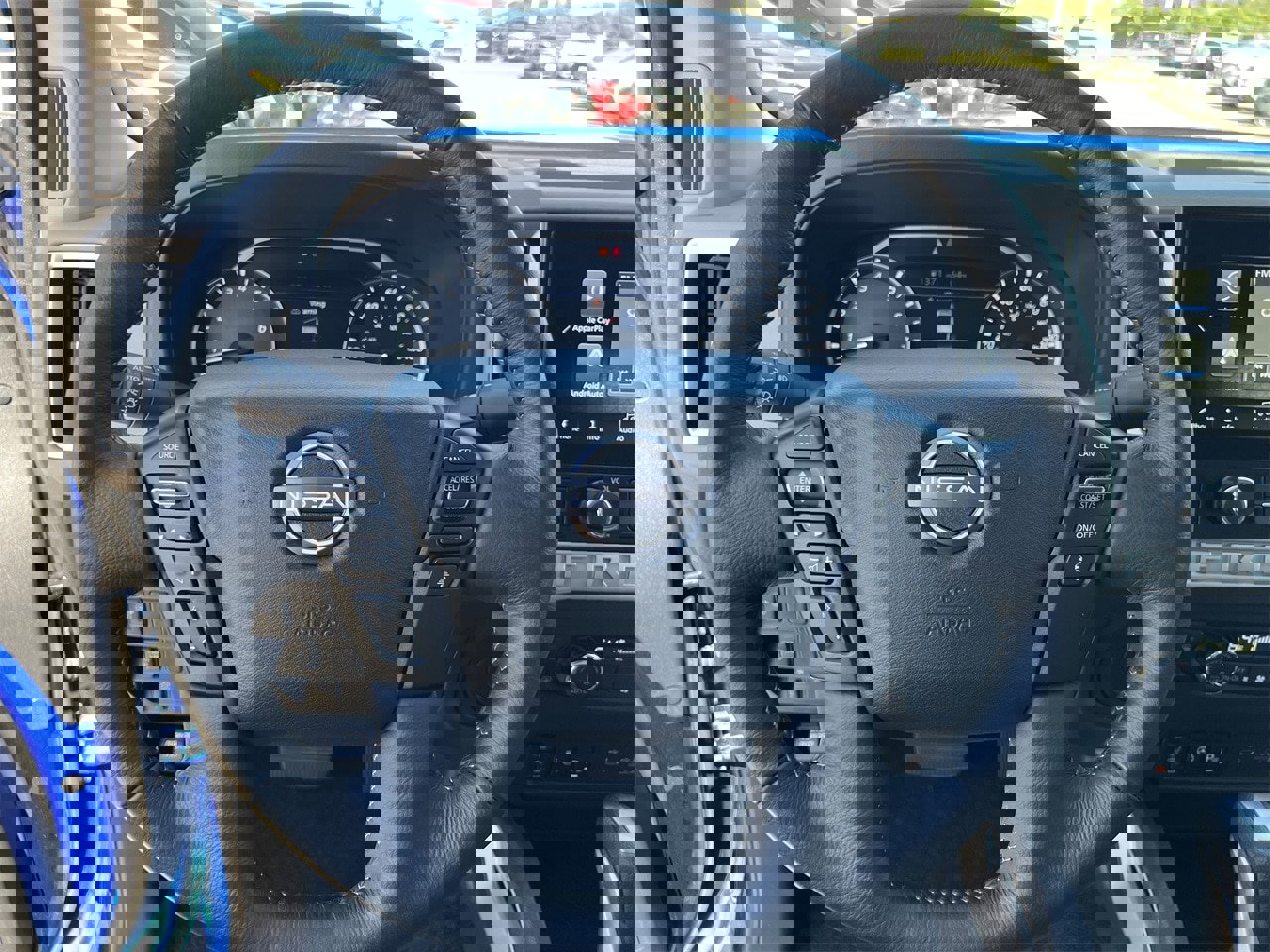 Certified 2025 Nissan Frontier SV w/ SV Convenience Package image 11